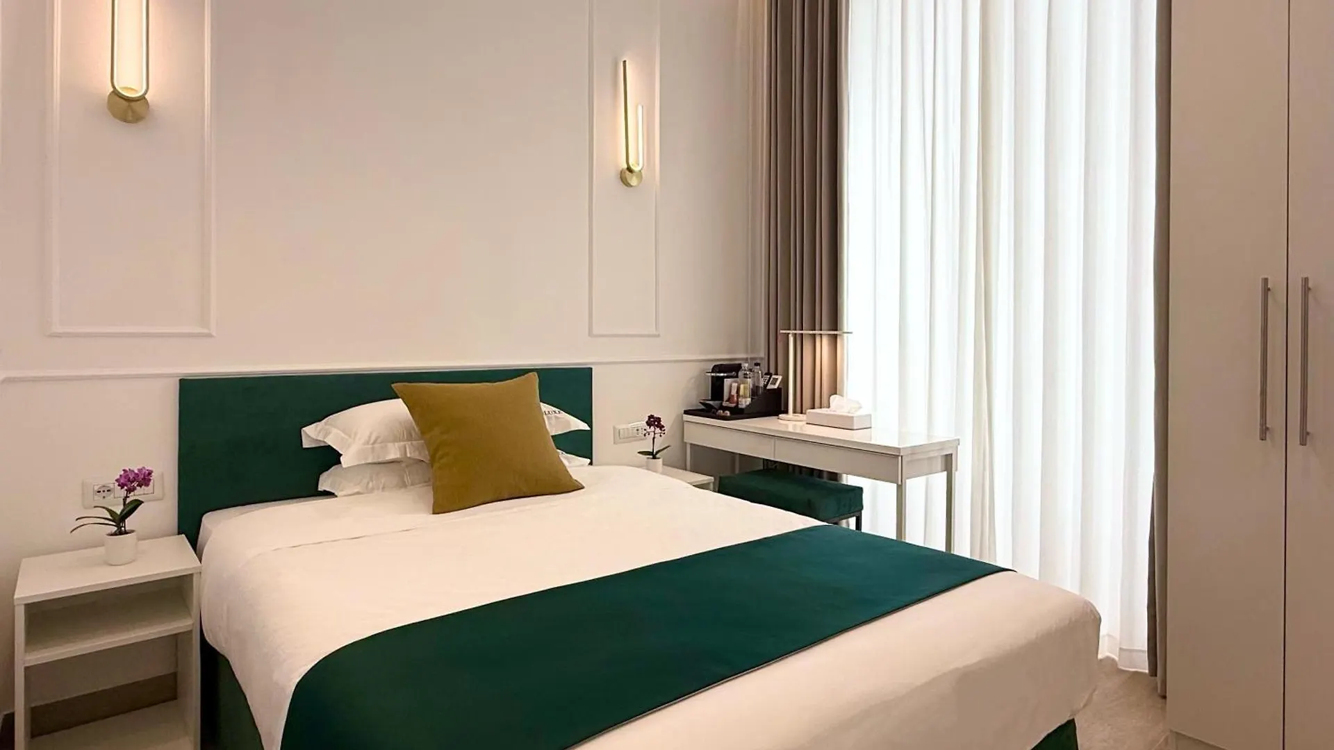 Nova Luxe Hotel Rome 0*,  Italy